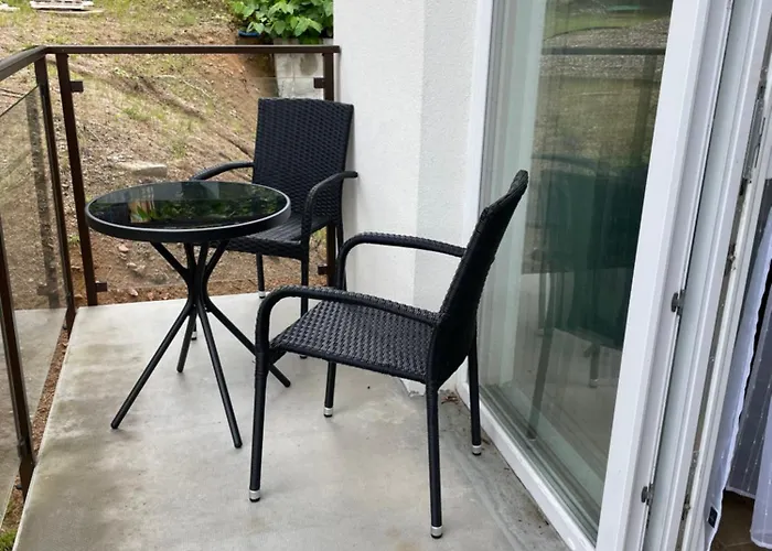 Przystanek - Ul Slowackiego 5a *