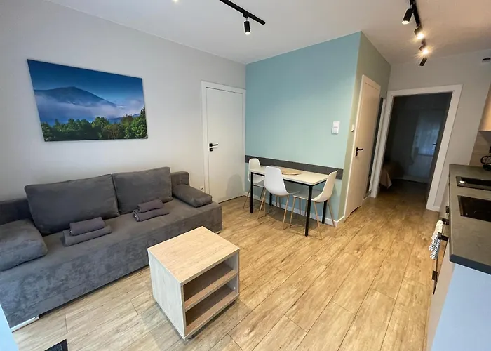 Przystanek - Ul Slowackiego 5a * كارباش